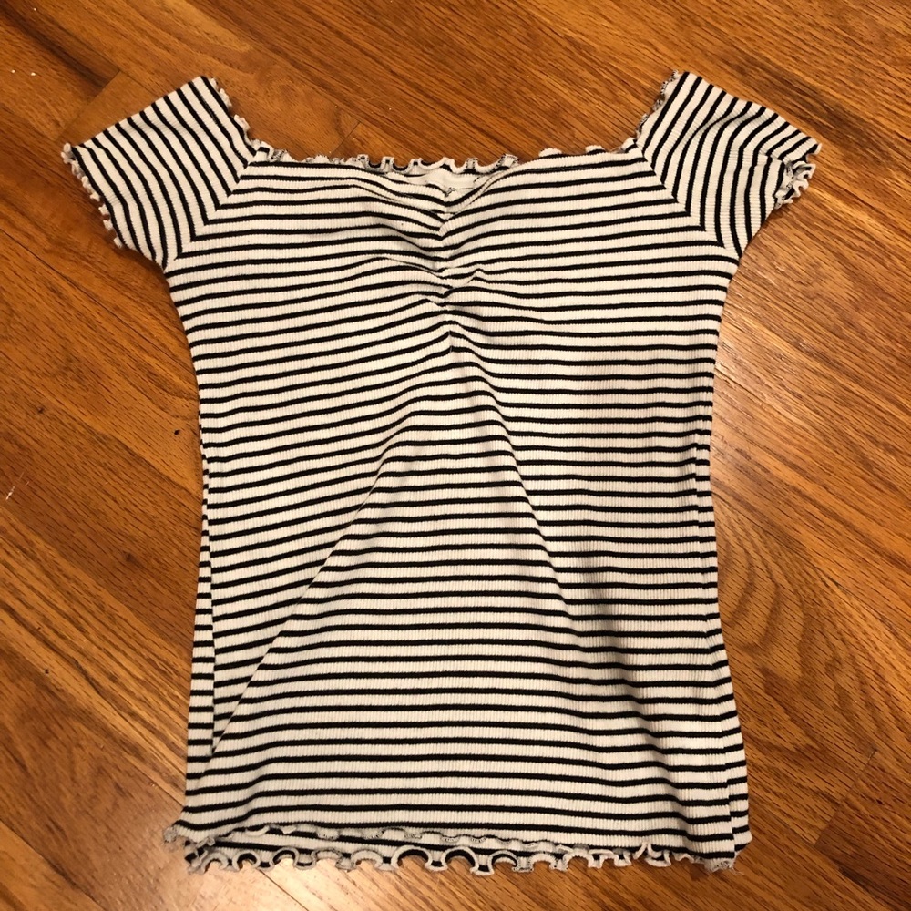Off-The-Shoulder Tee Shirt